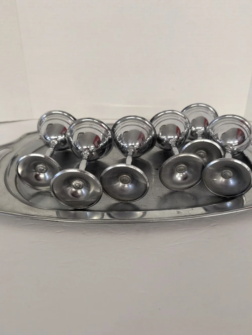 Vintage Barware MCM Chrome Cocktail Shaker,Tray 6 Cups Bakelite Handle